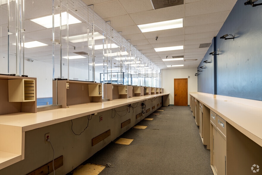More Photos Of 4655-4741 Washtenaw Ave, Ann Arbor Freestanding For Lease