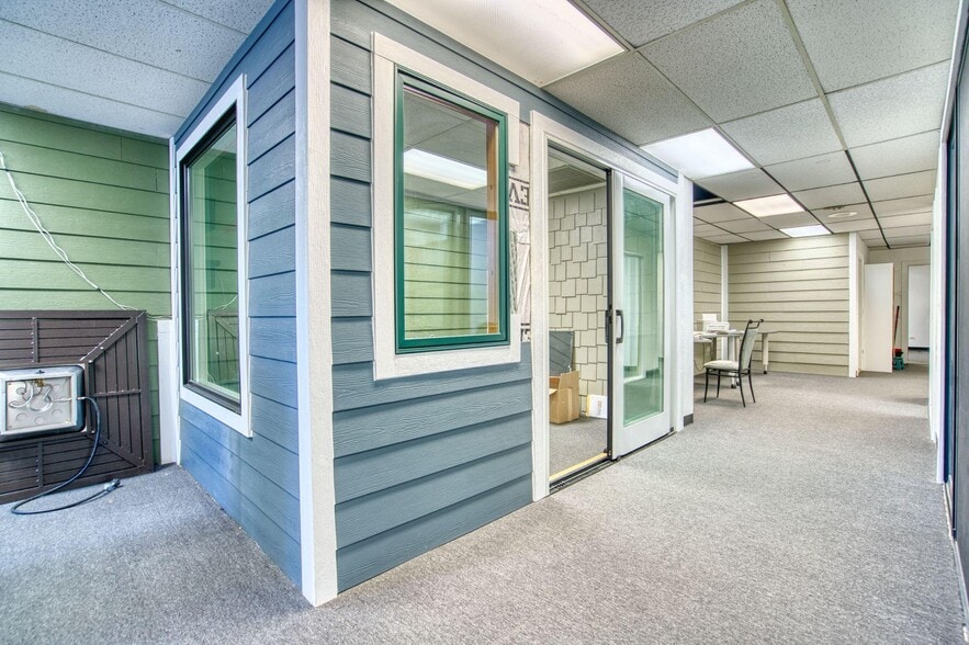 More Photos Of 950 Simms St, Lakewood Unknown For Lease