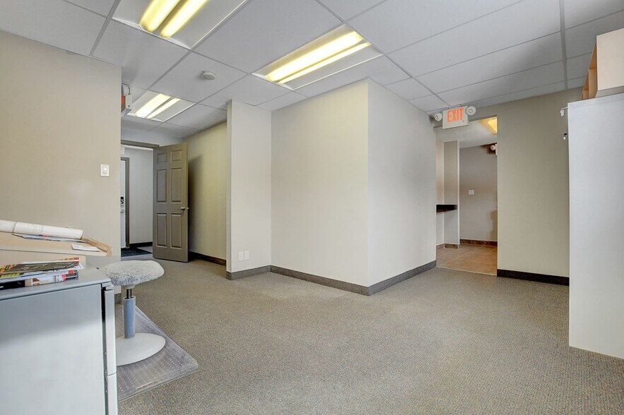 More Photos Of 2991 Carp Rd, Ottawa Office For Lease