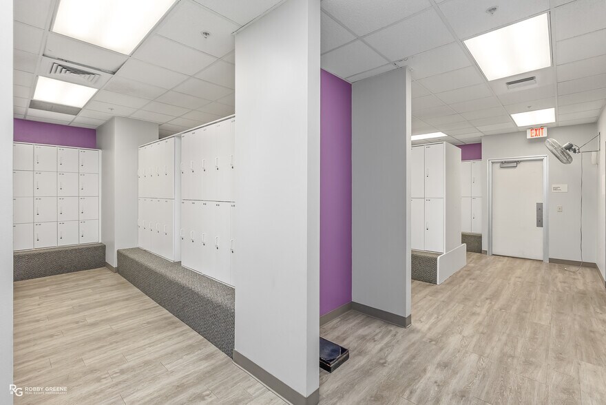 More Photos Of 9425 Healthplex Dr, Shreveport General Retail For Sale