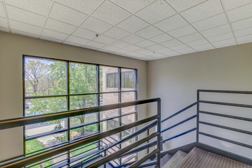 More Photos Of 25 Blackstone Valley Pl, Lincoln Medical For Sale