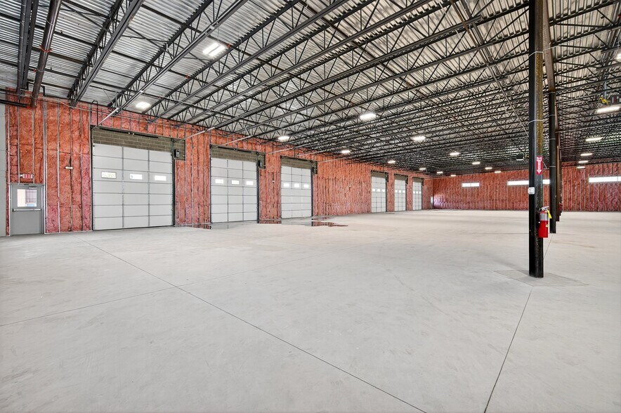 More Photos Of 304 Progress Dr, Sherman Warehouse For Sale