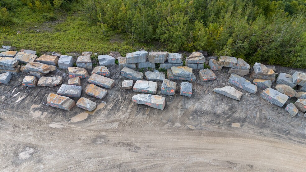 More Photos Of 441 Peck Hill Rd, New Milford Warehouse For Sale