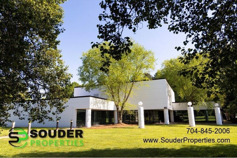 More Photos Of 1263 Arrow Pine Dr, Charlotte Office For Lease