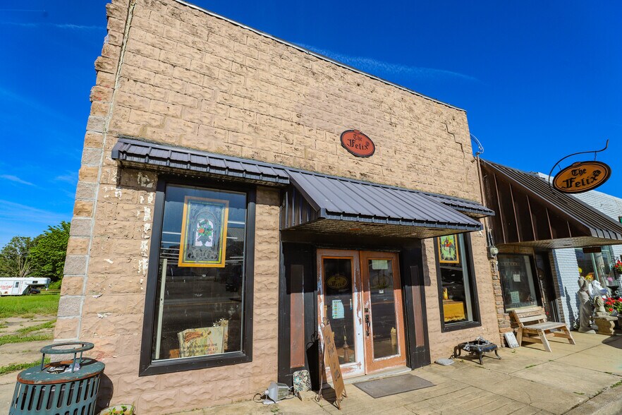More Photos Of 210 Main St, Hazel Storefront For Sale