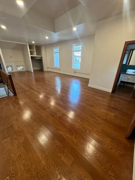 More Photos Of 1116 1st St, Snohomish Storefront For Lease