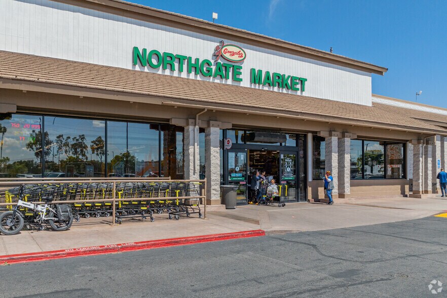 More Photos Of 4001-4101 W 1st St, Santa Ana Unknown For Lease