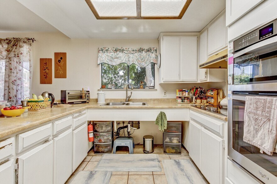 More Photos Of 4833 College Oak Dr, Sacramento Multifamily For Sale