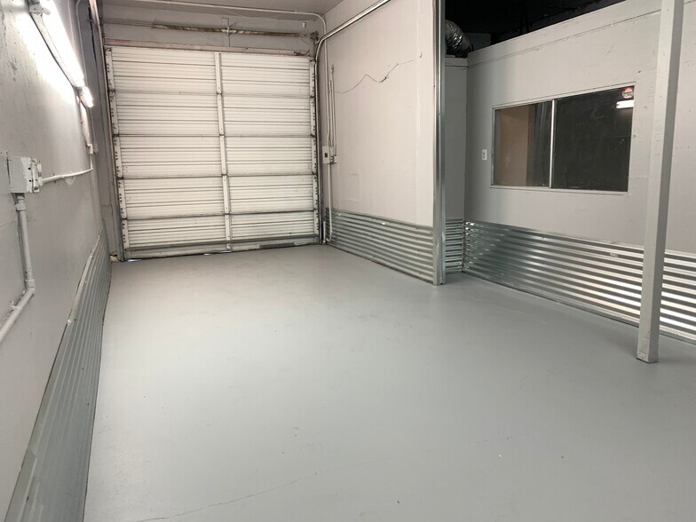 More Photos Of 2715 Highway 95, Bullhead City Self Storage For Lease