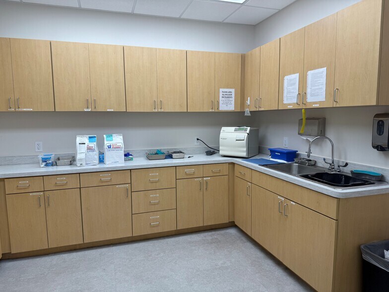 More Photos Of 7680 Dannaher Dr, Powell Medical For Sale