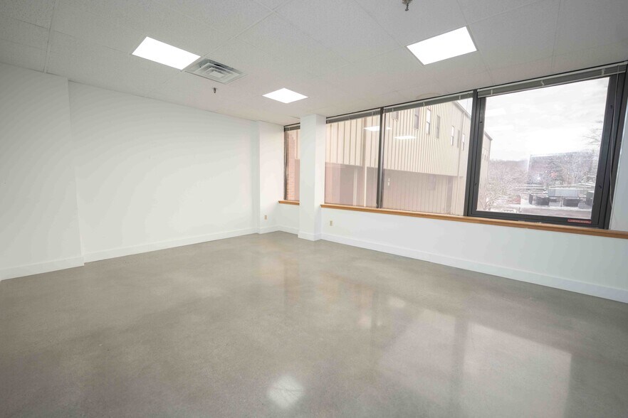 More Photos Of 8 John Walsh Blvd, Peekskill Office For Lease