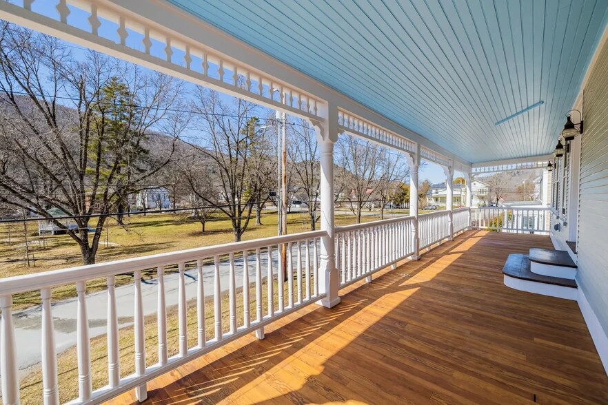 More Photos Of 31 Huntington Pl, Rochester Apartments For Sale