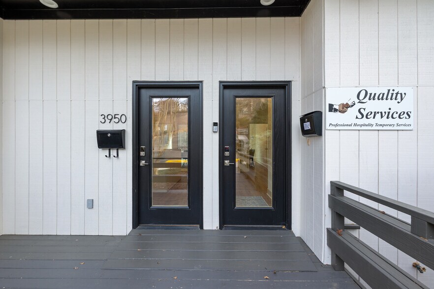 More Photos Of 3950 Blue Ridge Rd, Raleigh Medical For Sale