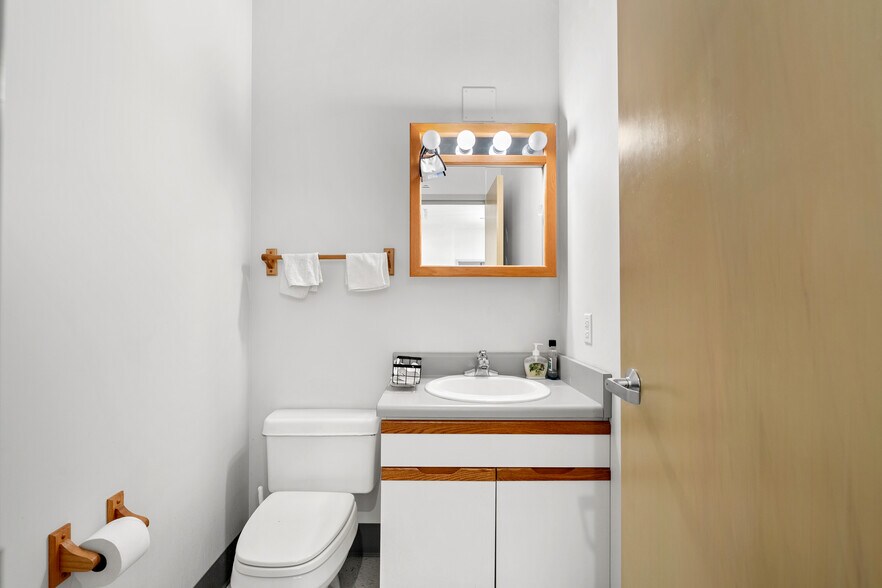 More Photos Of 3221 W Governor John Sevier Hwy, Knoxville Medical For Lease