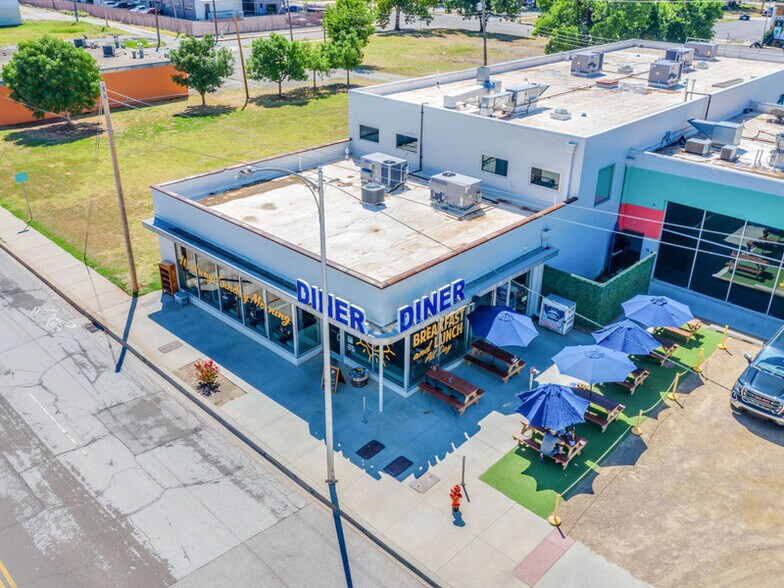 More Photos Of 916 NW 6th St, Oklahoma City Storefront Retail Office For Sale