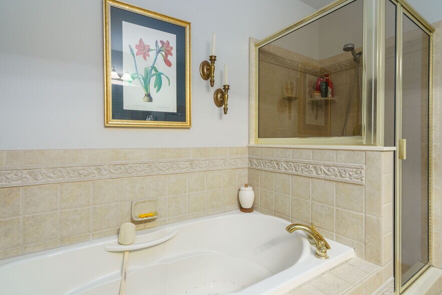 More Photos Of 206 E Liberty St, Milford Office For Sale