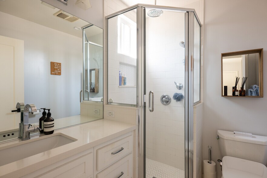More Photos Of 4852 S Centinela Ave, Los Angeles Multifamily For Sale
