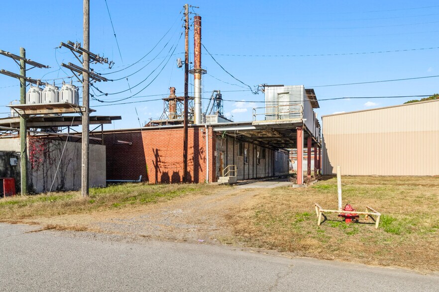 More Photos Of 1641 Fairystone Park Hwy, Stanleytown Warehouse For Sale