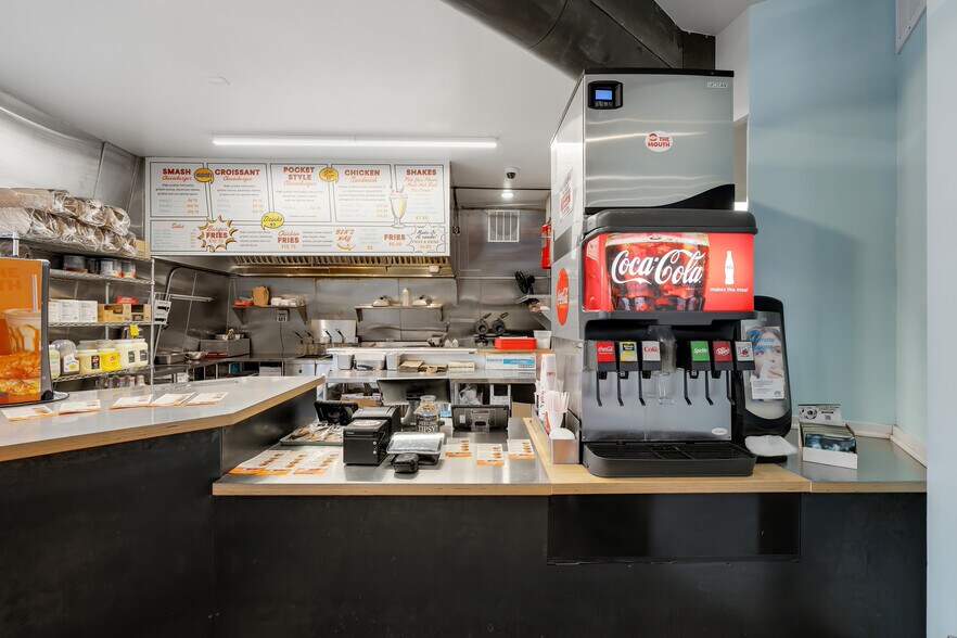 More Photos Of 4017 W Riverside Dr, Burbank Storefront Retail Office For Lease