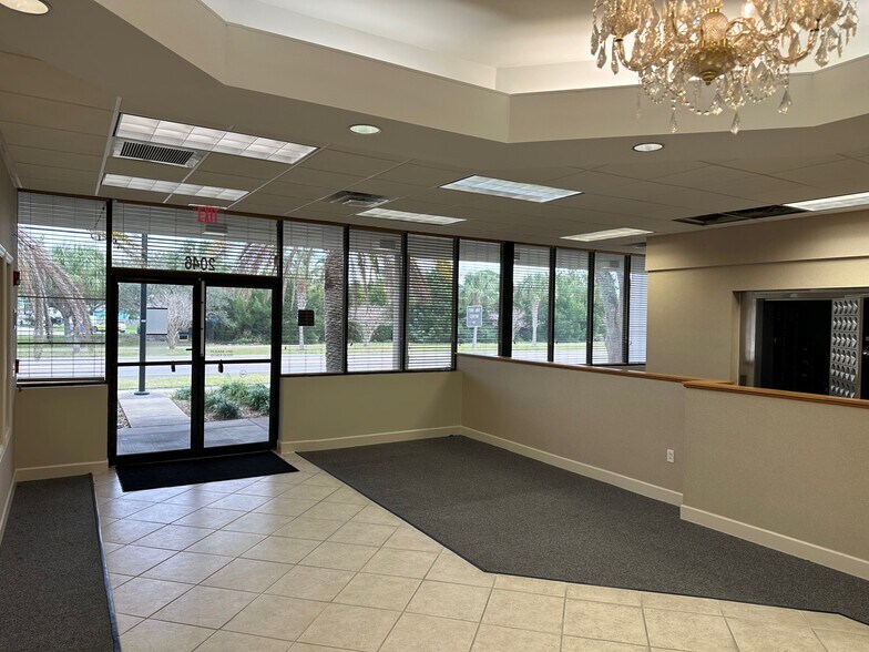 More Photos Of 2046 Bayshore Blvd, Dunedin Storefront Retail Office For Sale
