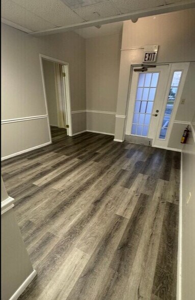 More Photos Of 1684 N Belcher Rd, Clearwater Flex For Lease