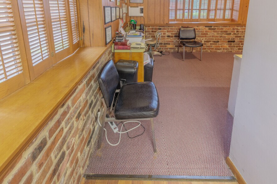 More Photos Of 4135 Hixson Pike, Chattanooga Office For Sale