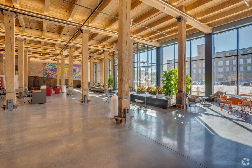 More Photos Of 924 W 19th Pl, Chicago Loft Creative Space For Lease