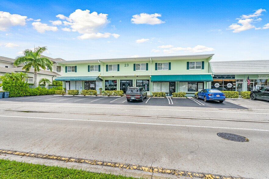 More Photos Of 23 Royal Palm Pointe, Vero Beach Restaurant For Sale