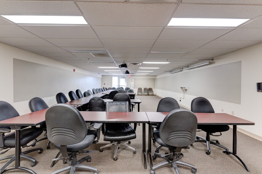 More Photos Of 2265 Old Highway 95, Lenoir City Office For Sale