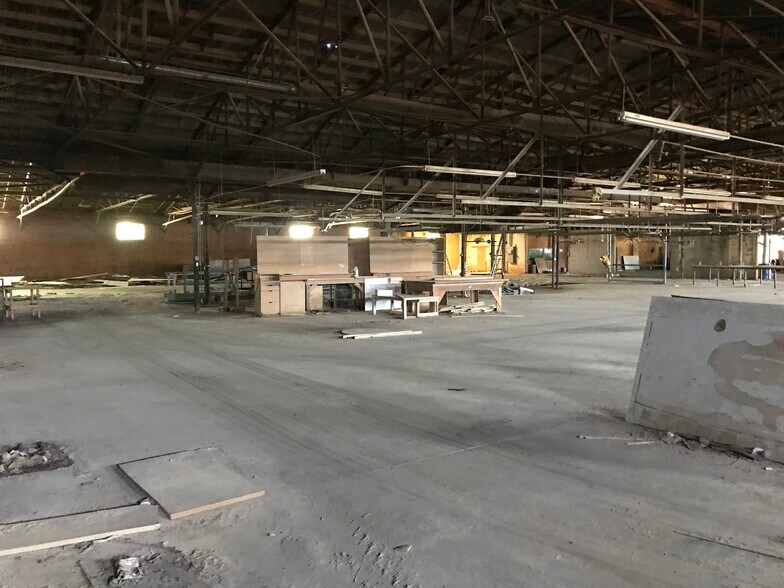 More Photos Of 440 Frankston St, Jacksonville Warehouse For Sale