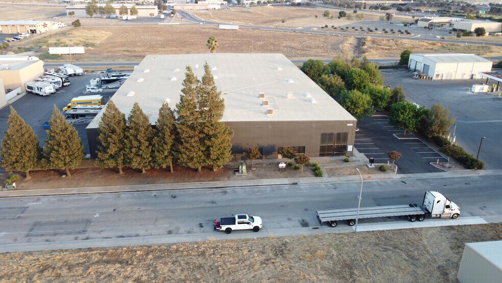 More Photos Of 9068 Elkmont Dr, Elk Grove Warehouse For Sale