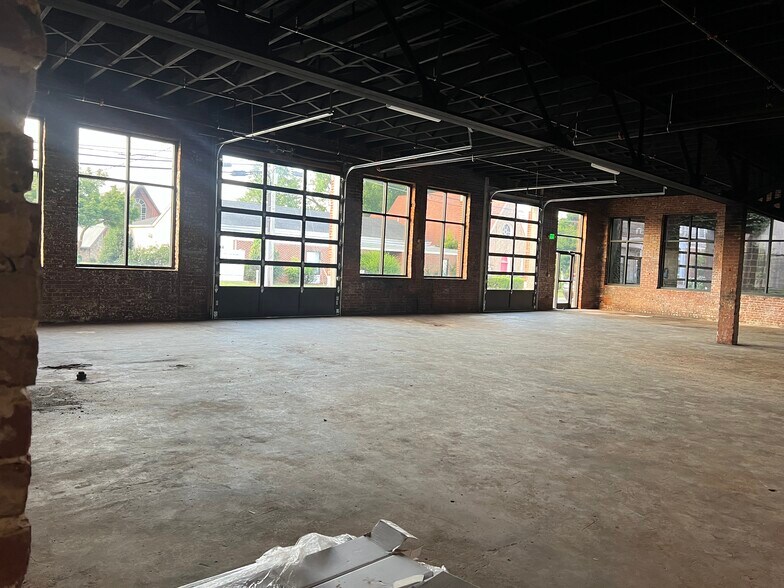 More Photos Of 105 N High St, Winchester Storefront Retail Office For Lease