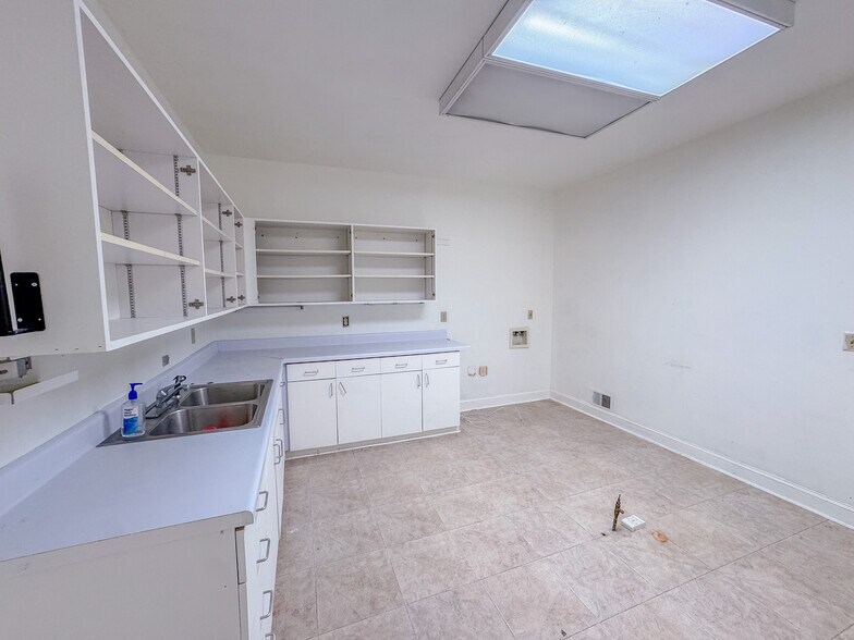 More Photos Of 4740 Nelson Brogdon Blvd, Buford Office For Sale