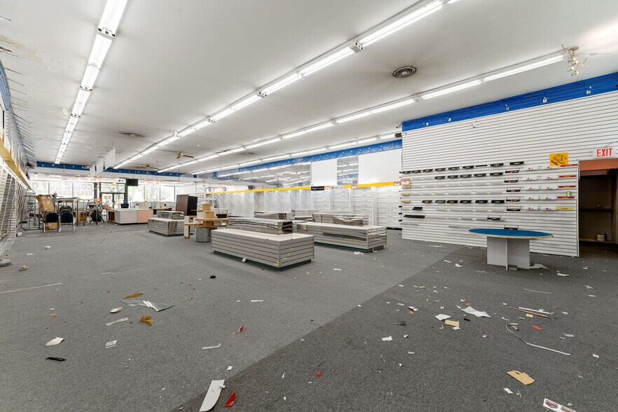 More Photos Of 11109 S Michigan Ave, Chicago Storefront Retail Office For Sale