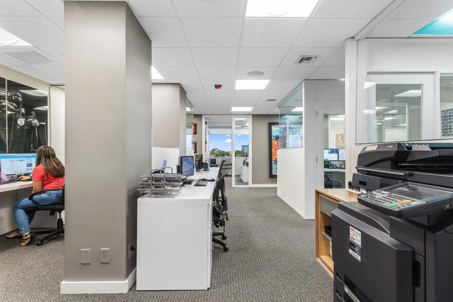 More Photos Of 701 E Commercial Blvd, Oakland Park Medical For Sale