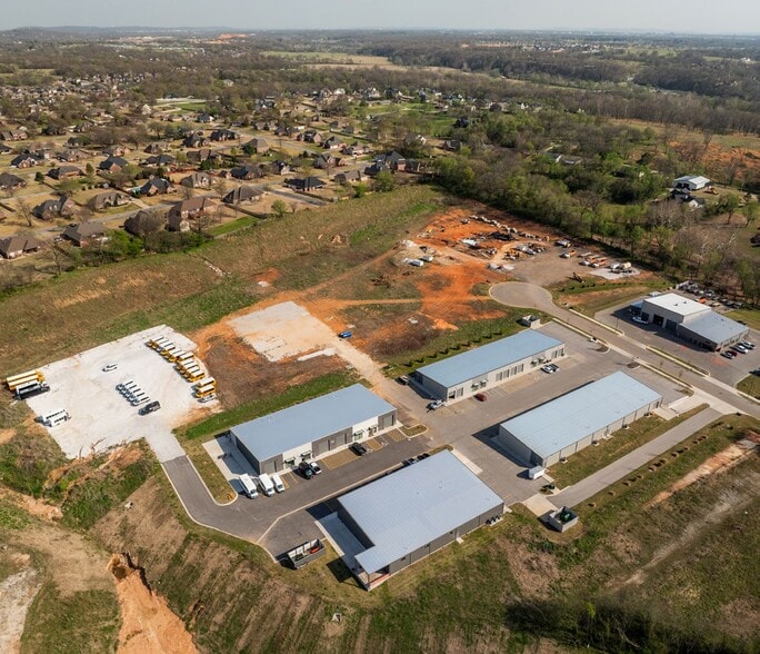Primary Photo Of 162 Grading Ln, Cave Springs Unknown For Lease