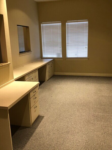 More Photos Of 6220 Chase Oaks Blvd, Plano Office For Sale