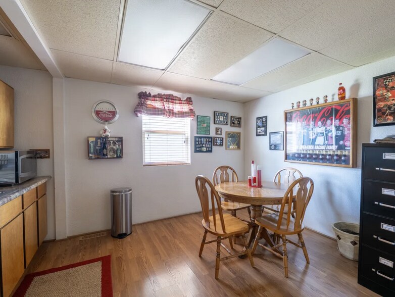 More Photos Of 1201 S Park Ave, Herrin Office For Sale