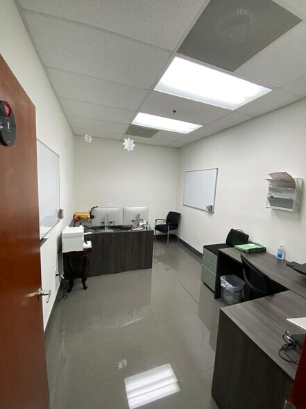 More Photos Of 10508 N Kendall Dr, Miami General Retail For Lease