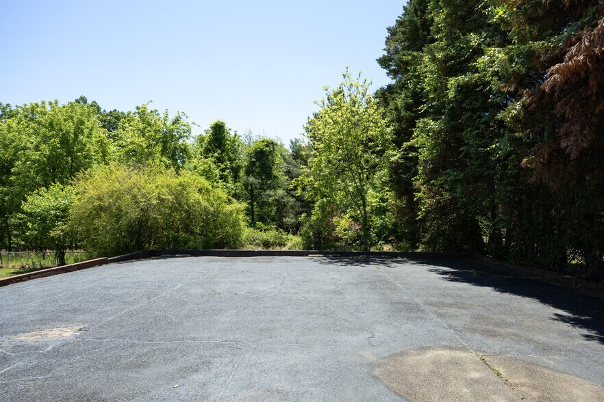 More Photos Of 43 Main W St, Yanceyville Office For Sale