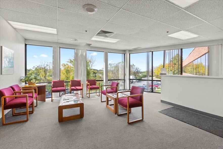 More Photos Of 28 Lord Rd, Marlborough Office For Lease