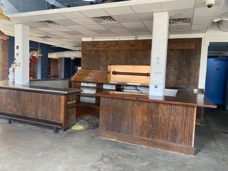 More Photos Of 111 23rd St, Galveston Bar For Lease