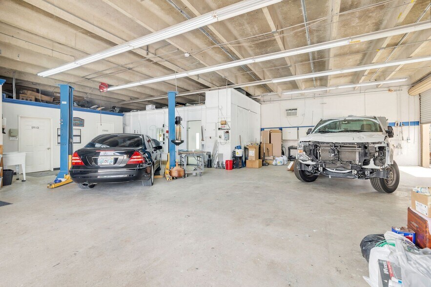 More Photos Of 1420 Forsythe Rd, West Palm Beach Auto Repair For Sale