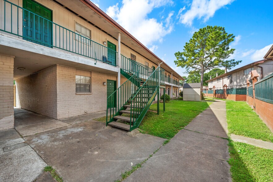 More Photos Of 2323 Burke, Pasadena Apartments For Sale