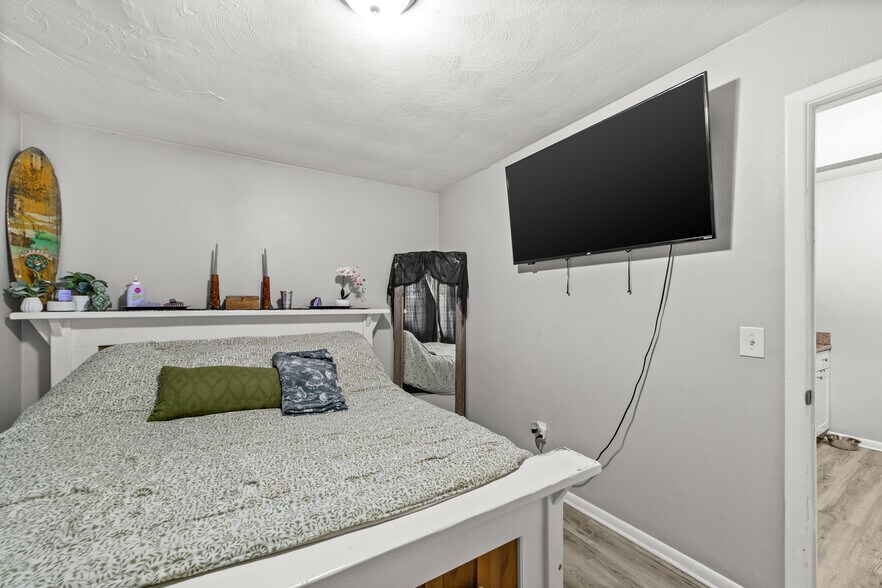 More Photos Of 5216 E Lake Rd, Sheffield Lake Apartments For Sale
