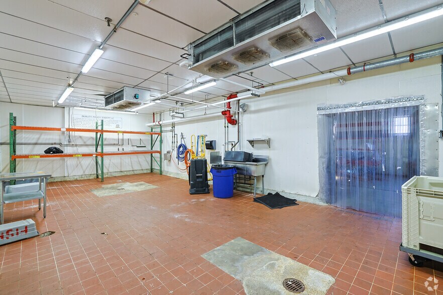 More Photos Of 16 Conn St, Woburn Food Processing For Sale