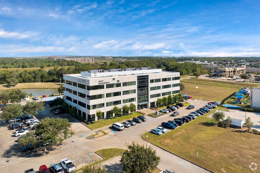 More Photos Of 11233 Shadow Creek Pky, Pearland Office For Lease
