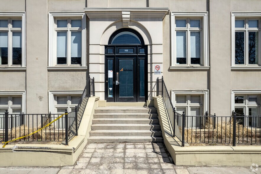 More Photos Of 173 Dufferin St, Toronto Office For Lease