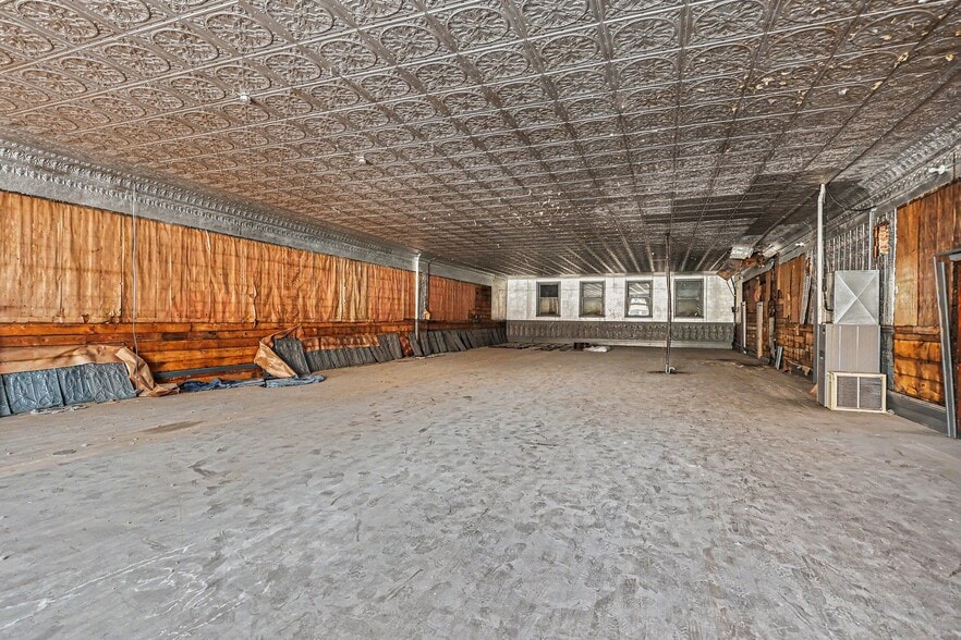 More Photos Of , Bay City General Retail For Sale