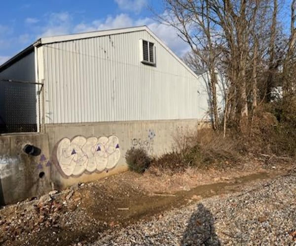 More Photos Of 1110 Dewey St, New Albany Flex For Sale